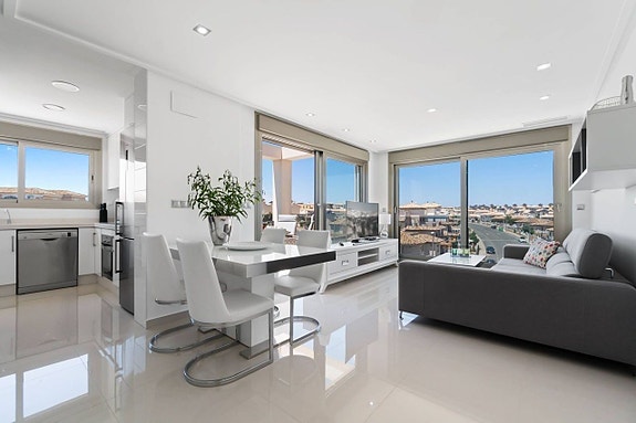 En megler med gode referanser -  SPANIA1.no