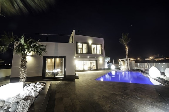 En megler med gode referanser - SPANIA1.no