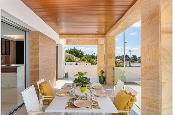 En megler med gode referanser -  SPANIA1.no