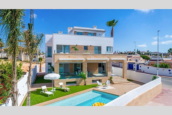 En megler med gode referanser -  SPANIA1.no