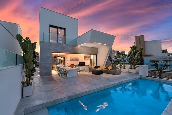 En megler med gode referanser -  SPANIA1.no