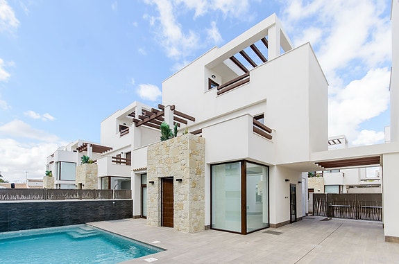 En megler med gode referanser -  SPANIA1.no