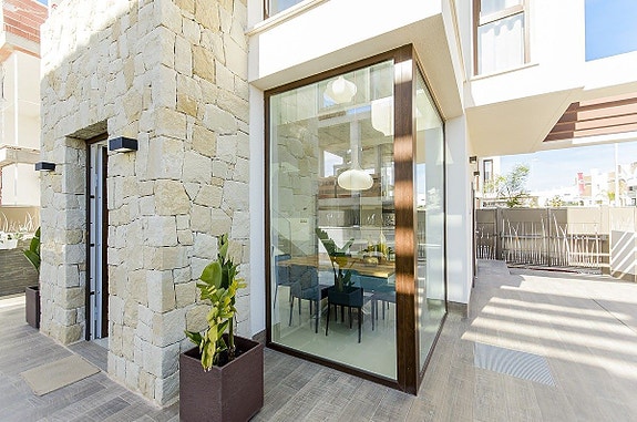 En megler med gode referanser -  SPANIA1.no