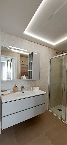 En megler med gode referanser - SPANIA1.no