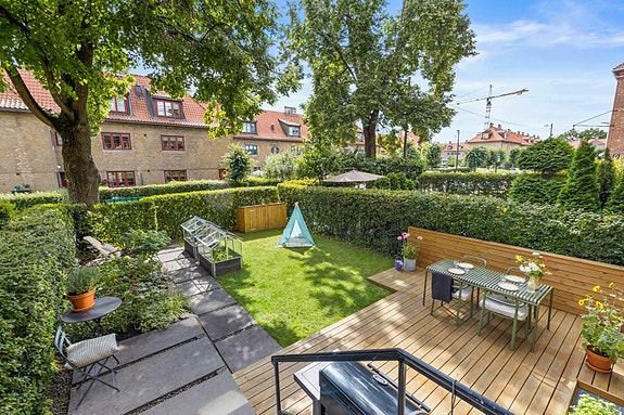 Stein Chr. Dykesteen ønsker velkommen til denne flotte boligen i Lille Tøyen Hageby!