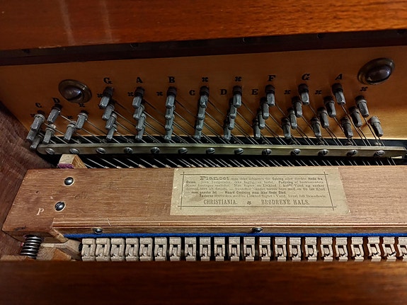 Product image 6 of 8