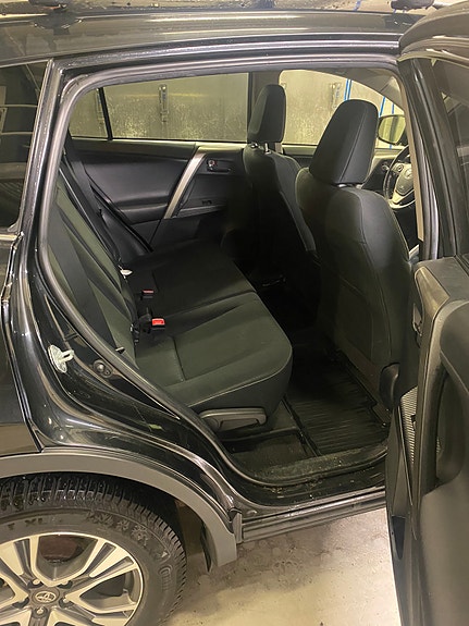 Toyota RAV4 10 of 30