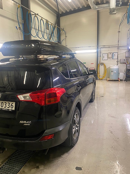 Toyota RAV4 5 of 30