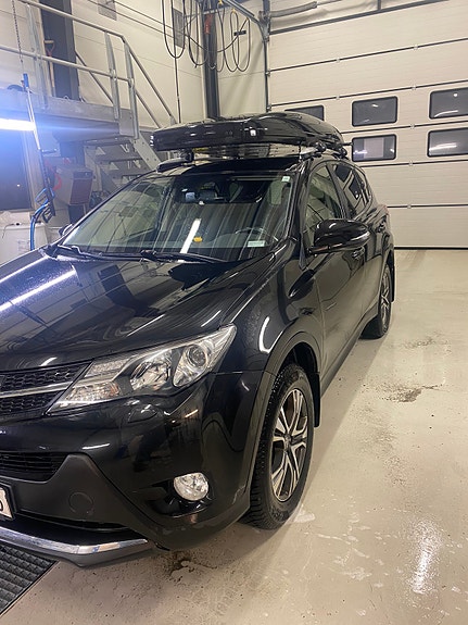 Toyota RAV4 2 of 30
