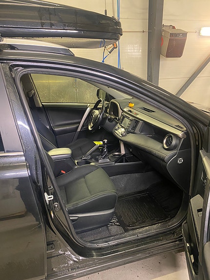 Toyota RAV4 11 of 30