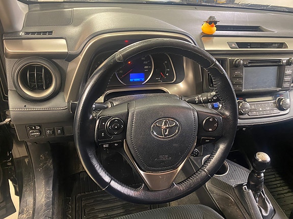 Toyota RAV4 13 of 30
