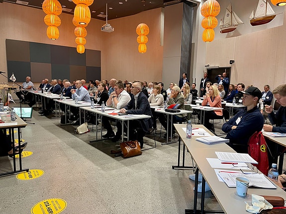 Konferansesal med plass til 180 gjester