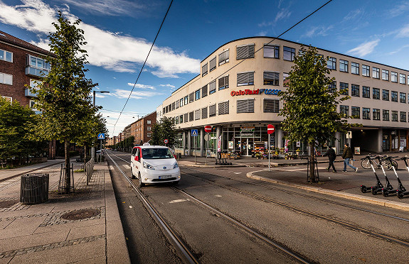 Vi holder til i moderne lokaler på Carl Berners plass.