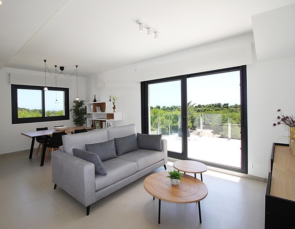 En megler med gode referanser - SPANIA1.no