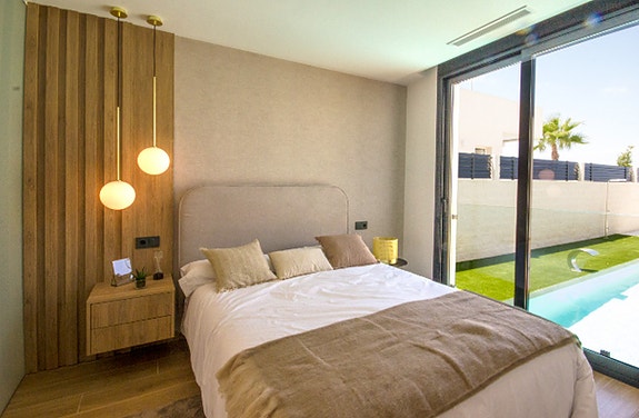 En megler med gode referanser -  SPANIA1.no