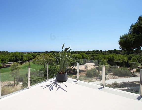 En megler med gode referanser - SPANIA1.no