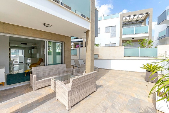 En megler med gode referanser - SPANIA1.no