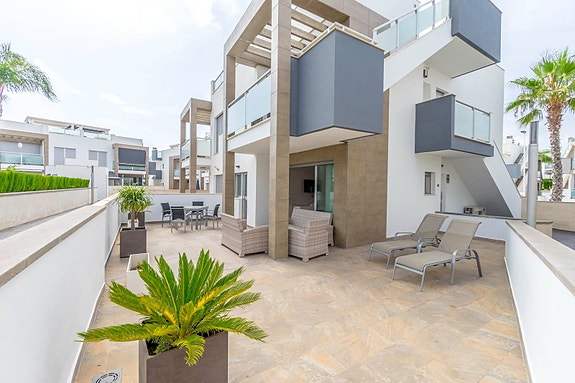 En megler med gode referanser - SPANIA1.no