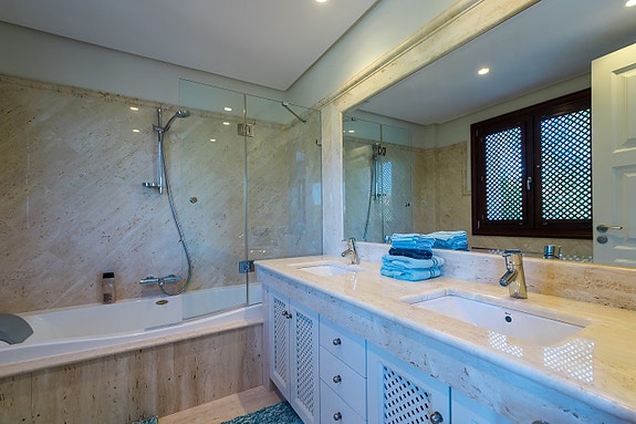 En megler med gode referanser - SPANIA1.no