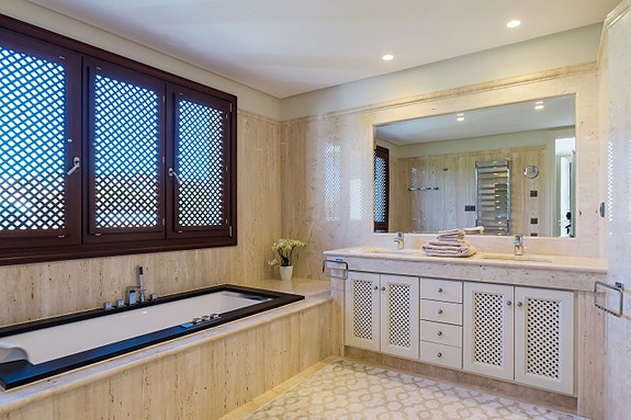 En megler med gode referanser - SPANIA1.no