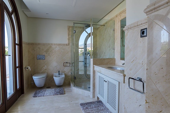 En megler med gode referanser - SPANIA1.no