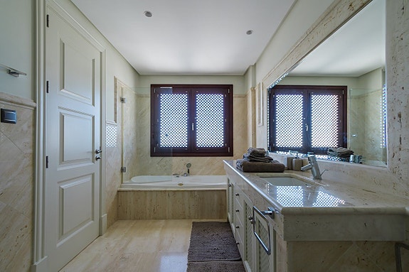 En megler med gode referanser - SPANIA1.no