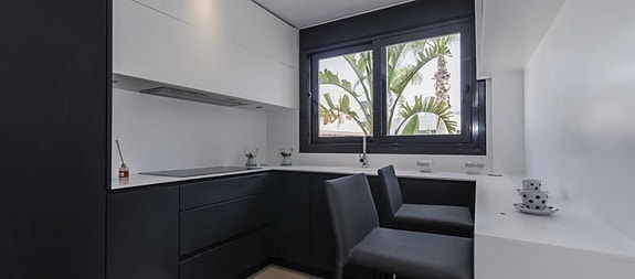 Bruk en megler med gode referanser - se SPANIA1.no