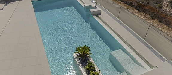 Bruk en megler med gode referanser - se SPANIA1.no