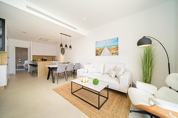 En megler med gode referanser - SPANIA1.no