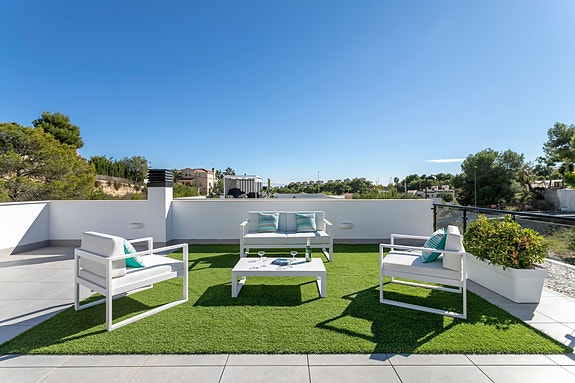 En megler med gode referanser - SPANIA1.no