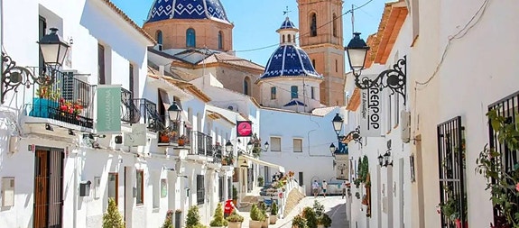 En megler med gode referanser - SPANIA1.no