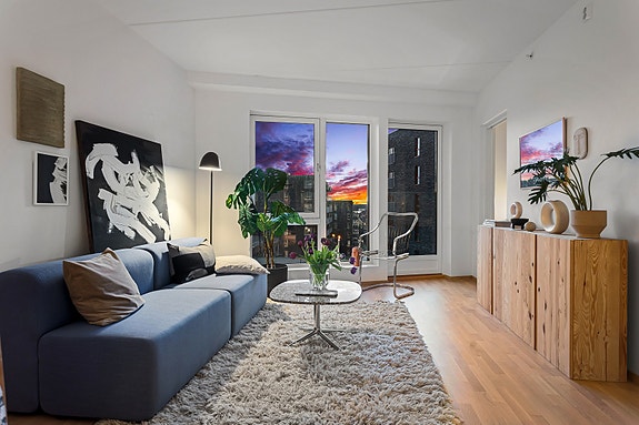 Cecilie Elliott Jørstad presenterer Ensjøveien 21L.