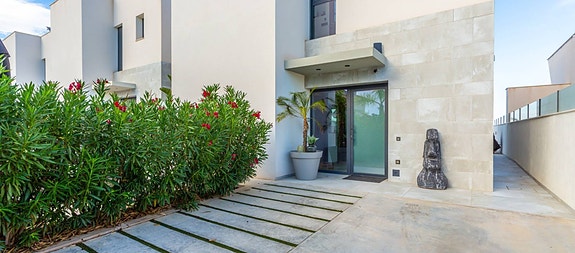 En megler med gode referanser -  SPANIA1.no