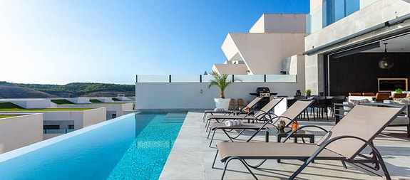 En megler med gode referanser -  SPANIA1.no