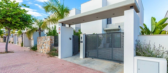 En megler med gode referanser -  SPANIA1.no