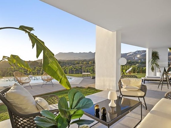 En megler med gode referanser - SPANIA1.no