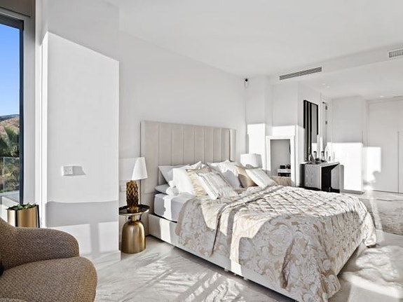 En megler med gode referanser - SPANIA1.no