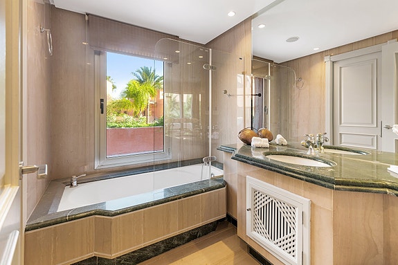 En megler med gode referanser - SPANIA1.no