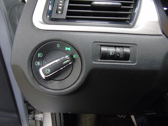 Skoda Rapid 2 of 5