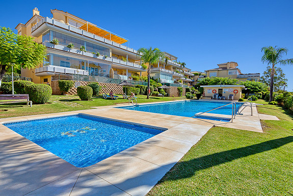 Fantastiske Marbella. Stor leilighet Cabopino, Golf, strand og havneliv.