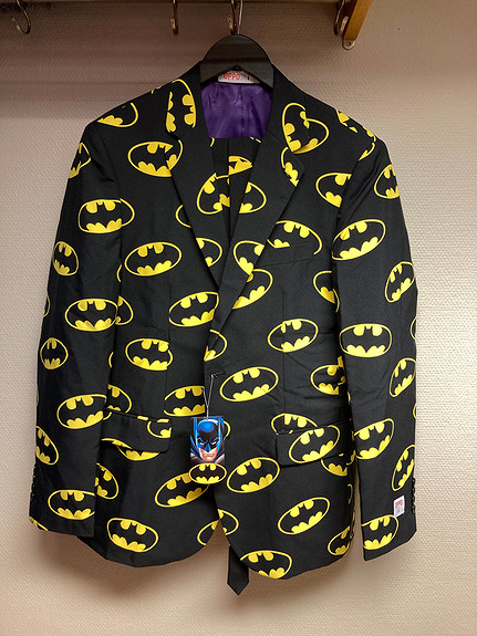 OppoSuits dress BATMAN | FINN torget