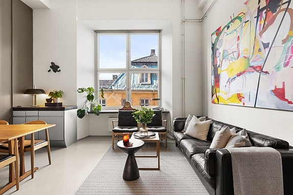 Urban Loftsleilighet med høy standard, møblert og full utstyrt, rett til å flytte inn / Urban loft with high standard, fully equipped, ready to move in.