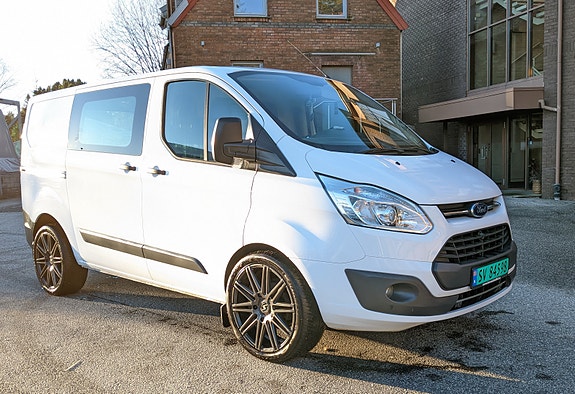 Ford Transit Custom 2 of 5