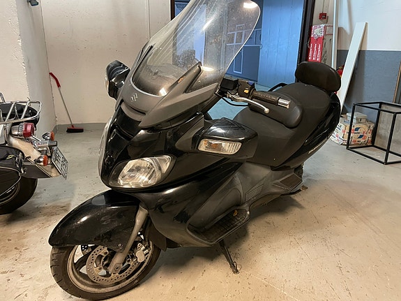 Suzuki 650 burgman 4 of 9