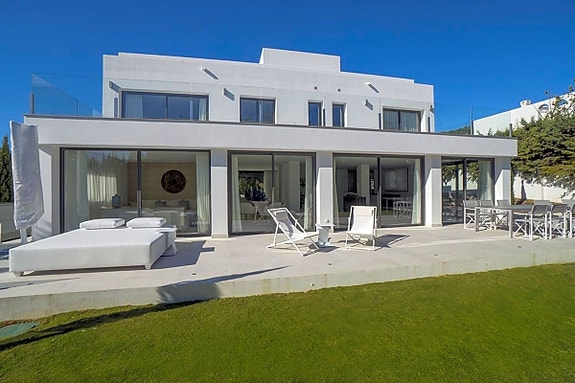 En megler med gode referanser - SPANIA1.no