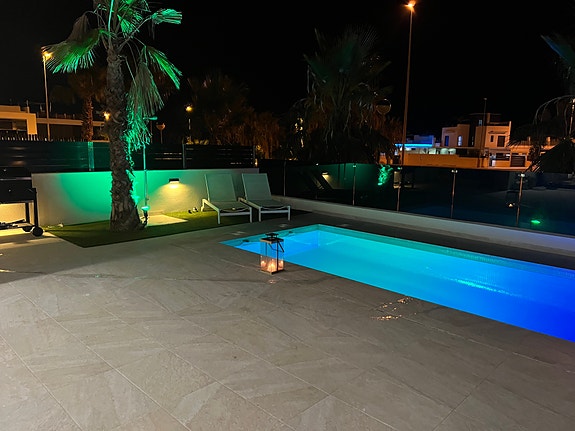 Velg favoritt-farge på basseng