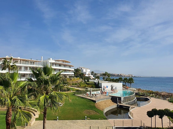 En megler med gode referanser - SPANIA1.no