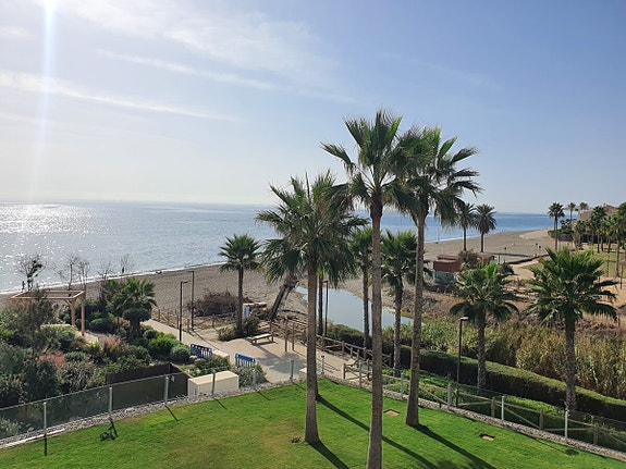 En megler med gode referanser - SPANIA1.no