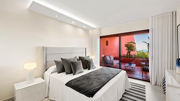 En megler med gode referanser - SPANIA1.no