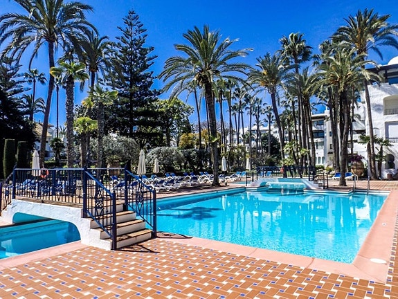 En megler med gode referanser - SPANIA1.no